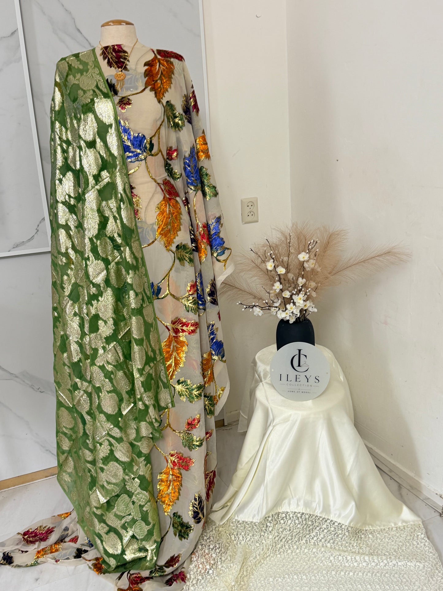 Dirac Maqbal – Luxe Organza Set met Bladborduursel